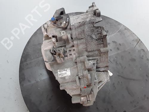 Używane Skrzynia biegów VOLVO S60 I (384) 2.4 D (130 hp) 7473845
