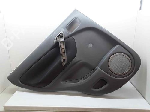 Garniture arrière gauche TOYOTA RAV 4 II (_A2_) 1.8 (ZCA25_, ZCA26_, ZCA25W, ZCA26W) (125 hp) 32251056