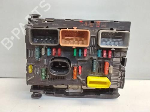Used Fuse box Fuse box 39192825 39192825