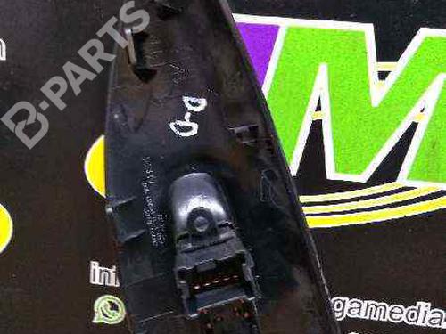Right front window switch NISSAN JUKE (F15)  | BP7468456I26 