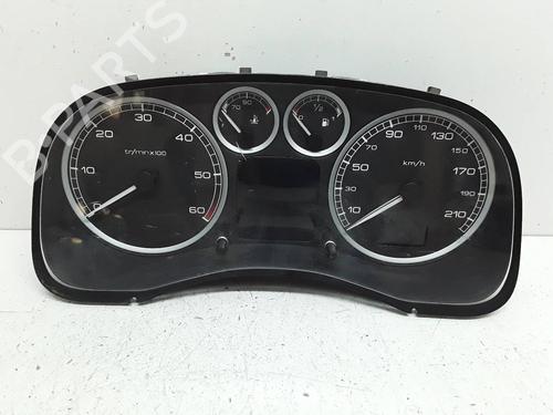 Used Instrument cluster PEUGEOT 307 (3A/C) 2.0 HDi 90 (90 hp) 15582768