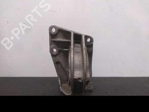 Used Engine mount FIAT 500L (351_, 352_) 1.3 D Multijet (199LXY1A, 199LXY11) (84 hp) 10260889