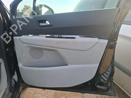 Høyre frontpanel PEUGEOT 3008 I MPV (0U_) 1.6 HDi (109 hp) 31721378