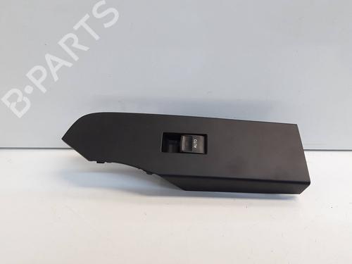 Comutador vidro frente direito TOYOTA AURIS (_E18_) 1.8 Hybrid (ZWE186_, ZWE186R) (136 hp) 32293184