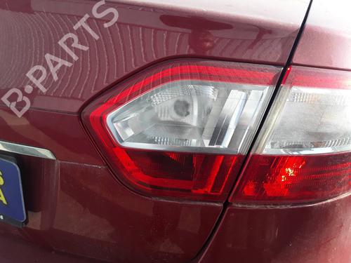 Farolim direito da mala Farolim direito da mala RENAULT FLUENCE (L3_) 1.5 dCi (L30D, L30L, L306, L33F, L33L, L33M, L33V, L33W) (110 hp) 36650342 36650342