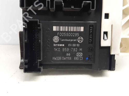 Right front window motor VW PASSAT B6 Variant (3C5)  | BP17074435E20 