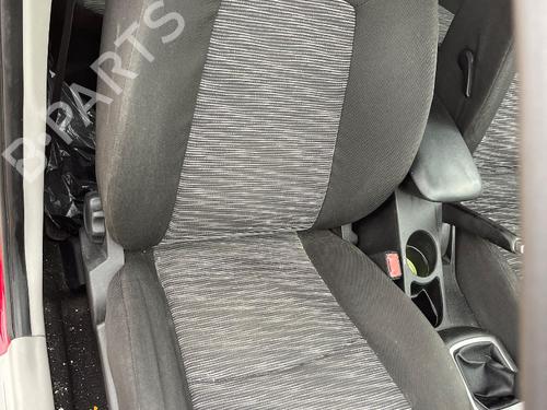 Used Right front seat KIA CEE'D Hatchback (ED) [2006-2012]  28196283