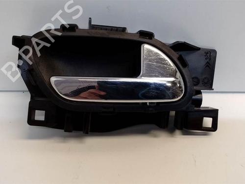 Used Front right interior door handle Front right interior door handle 38524906 38524906