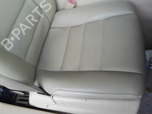 Siège avant droit VW TOUAREG (7LA, 7L6, 7L7) 2.5 R5 TDI (174 hp) 17748171