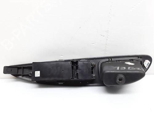 Used Left front window switch NISSAN PRIMERA (P12) 2.2 Di (126 hp) 7950811