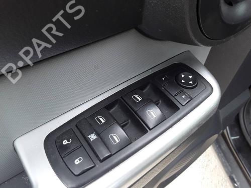 Venstre fortil elrude kontakt Venstre fortil elrude kontakt DODGE NITRO [2006-2012] 33412205 33412205