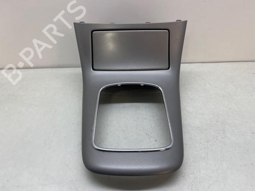 Used Shift knob Shift knob TOYOTA AVENSIS (_T25_) 2.2 D-4D (ADT251_, ADT251R) (150 hp) 22692135 22692135