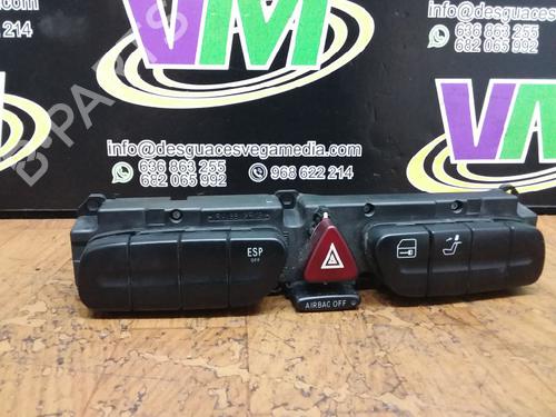 Warnblinkschalter für MERCEDES-BENZ C-CLASS (W203) [2000-2007]  7468503