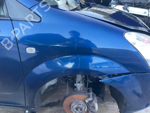 Used Right front fenders TOYOTA COROLLA Verso (ZER_, ZZE12_, R1_) 2.0 D-4D (CUR10_, CUR10R) (116 hp) 31281833