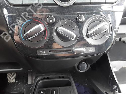 Commande Chauffage MITSUBISHI MIRAGE / SPACE STAR VI Hatchback (A0_A) 1.2 (A03A) (80 hp) 19067838