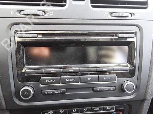 Used Radio VW GOLF VI (5K1) 1.6 TDI (105 hp) 11860347