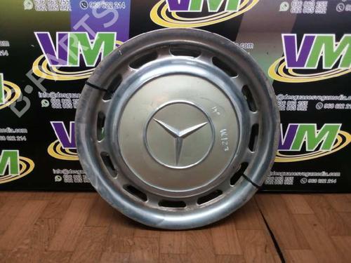 Used Hub cap MERCEDES-BENZ 123 Saloon (W123) 230 (123.023) (109 hp) 25818245
