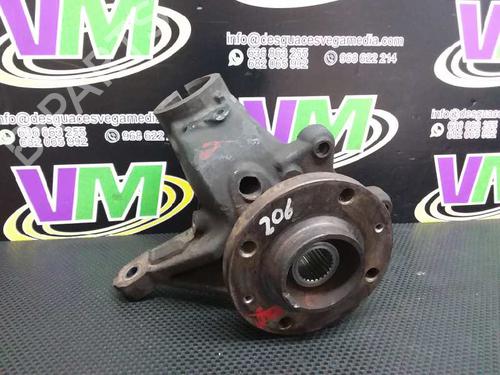 Used Right front steering knuckle PEUGEOT 206 Hatchback (2A/C) [1998-2012]  8213021