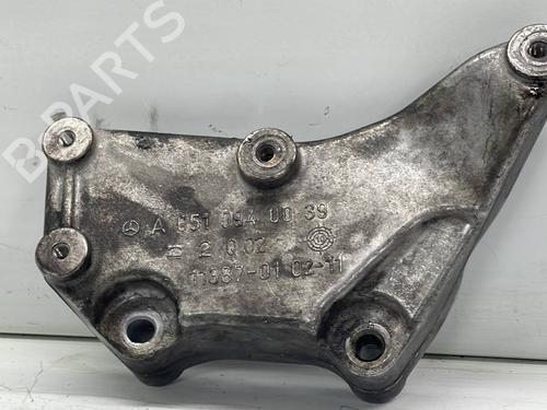 Used Engine mount Engine mount MERCEDES-BENZ C-CLASS (W204) C 250 CDI (204.003) (204 hp) 39106991 39106991