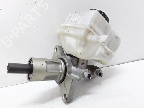 Used Brake master cylinder BMW 1 (E87) 118 d (122 hp) 10772393