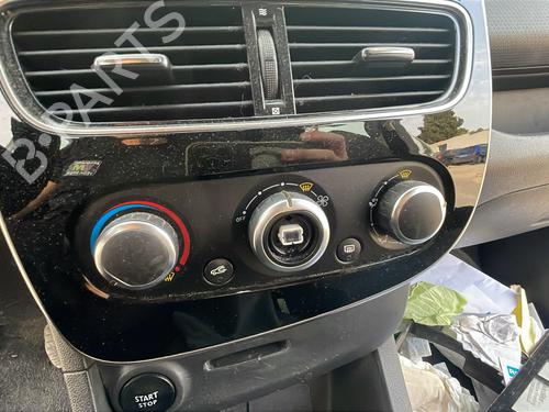 climate-control-renault-clio-iv-bh_-2012-2013-2014-2015-2016-2017-2018-2019-2020-2021-37703400 main image