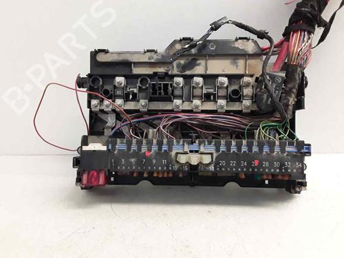 Used Fuse box BMW 3 (E46) 320 d (150 hp) 28671754