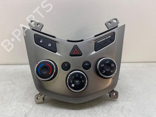 Used Climate control CHEVROLET AVEO Hatchback (T300) 1.3 D (95 hp) 22340816