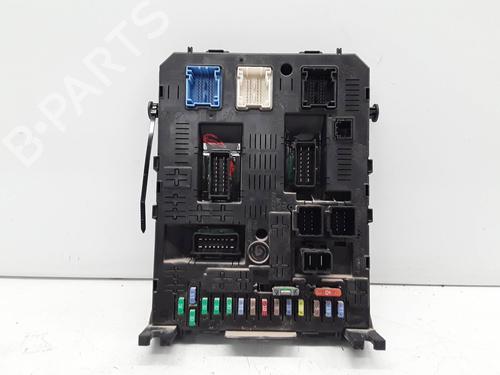 Used Fuse box Fuse box 36785997 36785997