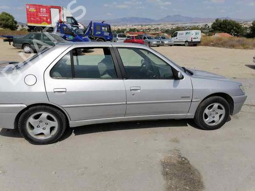 Right headlight PEUGEOT 306 (7B, N3, N5) 2.0 HDI 90 | BP7472934C29 