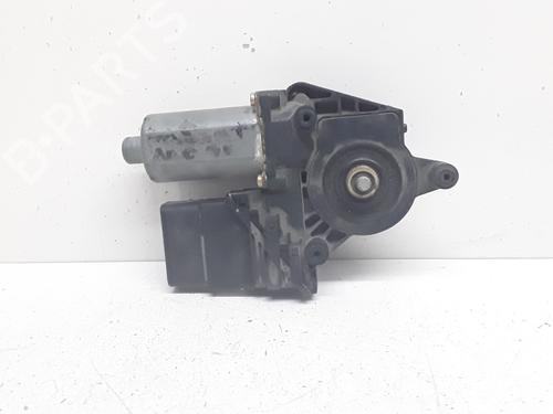 Vindusheismotor høyre bak VW PASSAT B5 (3B2) 1.8 (125 hp) 13896996