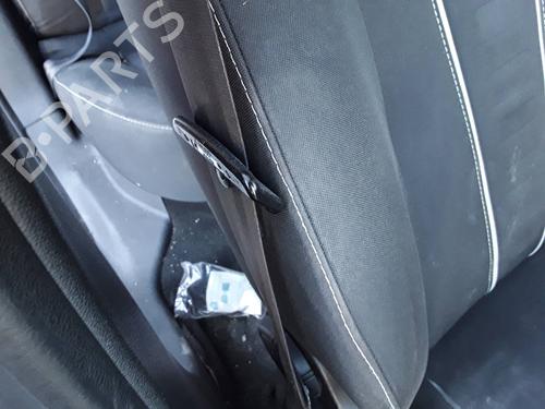 front-right-seatbelt-renault-megane-iii-hatchback-bz01_-b3_-2008-36025105 main image