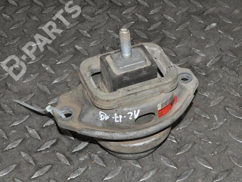 Used Engine mount LAND ROVER RANGE ROVER IV (L405) 4.4 SDV8 4x4 (340 hp) 8862366