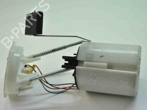 Used Fuel pump BMW 3 (E90) 318 i (143 hp) 8868484