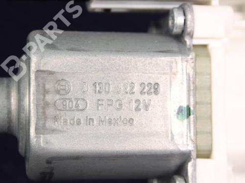 Right front window motor VW JETTA IV (162, 163, AV3, AV2) 1.4 TSI Hybrid | BP8830946E20
