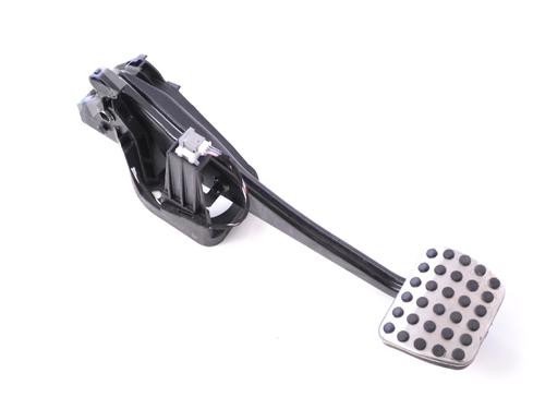 Used Break pedal MERCEDES-BENZ GLA-CLASS (X156) GLA 220 CDI (156.903) (170 hp) 7486745