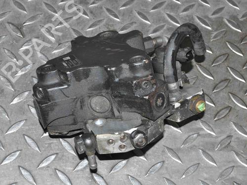 Used Fuel pump VOLVO XC90 I (275) D5 AWD (185 hp) 7488866
