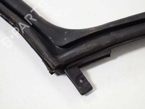 Used Rubber door seal TESLA MODEL S (5YJS) 90D AWD (422 hp) 27706431