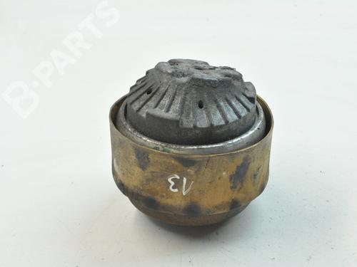 Used Engine mount MERCEDES-BENZ SLK (R172) 200 (172.448) (184 hp) 7499981