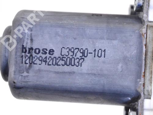 Left front window motor LAND ROVER RANGE ROVER VELAR (L560) 2.0 D240 SD4 4x4 | BP9657097E21 
