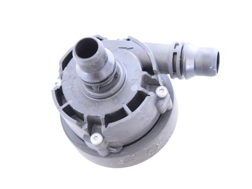 Used Auxiliary water pump BMW 2 Convertible (F23) M 240 i (340 hp) 18202268