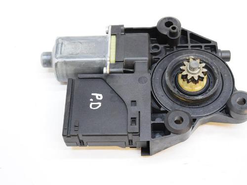 Rudehejsemotor forskærm højre RENAULT GRAND SCÉNIC III (JZ0/1_) 1.5 dCi (JZ09, JZ0D, JZ10, JZ14, JZ1G, JZ29, JZ2C) (110 hp) 8831544