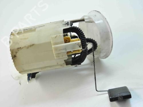 Used Fuel pump MERCEDES-BENZ CLS (C219) CLS 320 CDI (219.322) (224 hp) 8868821