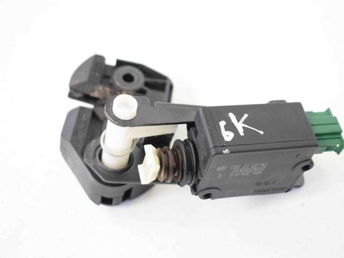Used Tailgate lock LAND ROVER DISCOVERY IV (L319) 3.0 TD 4x4 (245 hp) 8858752
