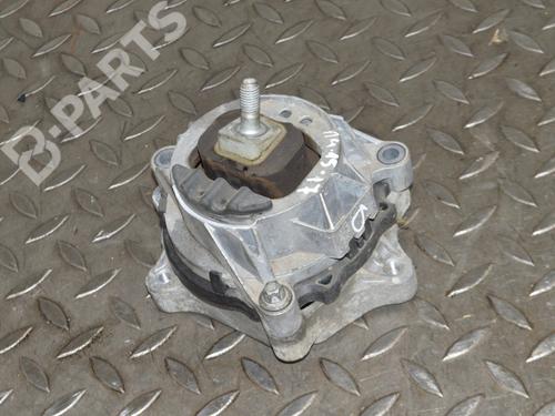 Used Engine mount BMW 3 Touring (F31) 320 d (190 hp) 8410939