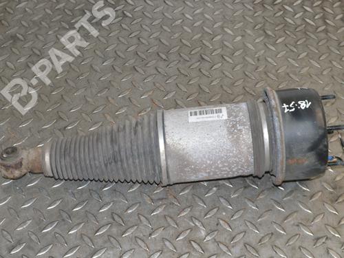 Used Left rear shock absorber Left rear shock absorber JAGUAR XJ (X350, X358) D 2.7 (207 hp) 8864702 8864702