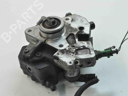 Used Fuel pump VOLVO XC60 I SUV (156) D5 AWD (185 hp) 7488717