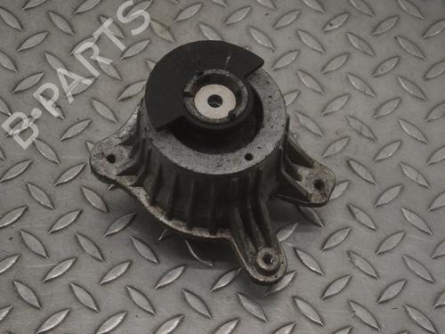 Used Engine mount MERCEDES-BENZ C-CLASS (W205) C 200 (205.042) (184 hp) 17714809