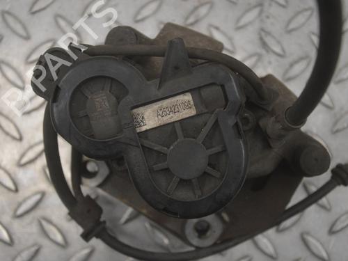Right rear brake caliper MERCEDES-BENZ GLC (X253) 250 d 4-matic (253.909) | BP14772517M106 