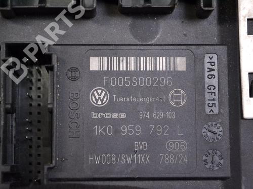 Left front window motor LAND ROVER RANGE ROVER IV (L405) 4.4 SDV8 4x4 | BP7499716E21 