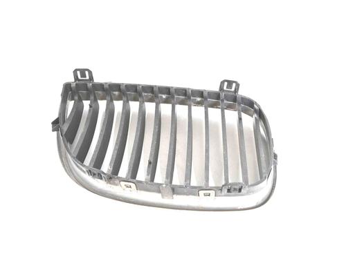 Used Grille BMW 1 (E87) 118 d (143 hp) 7755602